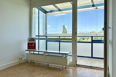 Bild zu Großzügige 3-Zimmer-Wohnung mit verglastem Westbalkon in Rostock-Groß Klein