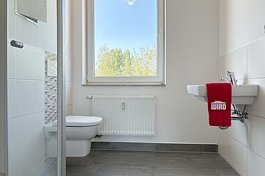 Bild zu Moderne 2-Zimmer-Dachgeschosswohnung mit Balkon in Rostock-Warnemünde