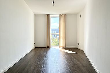 Bild zu Luxus 3-Zimmer-Wohnung mit hochwertiger Einbauküche und Aufzug in Rostock-Südstadt