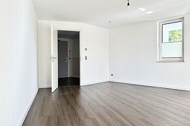 Bild zu Luxus 3-Zimmer-Wohnung mit hochwertiger Einbauküche und Aufzug in Rostock-Südstadt
