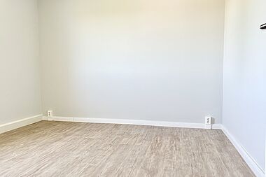 Bild zu Luxus 3-Zimmer-Wohnung mit hochwertiger Einbauküche in Rostock-Lichtenhagen