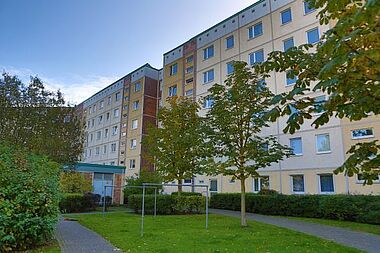 Bild zu Helle 3-Zimmer-Wohnung mit großer Küche in Rostock-Groß Klein