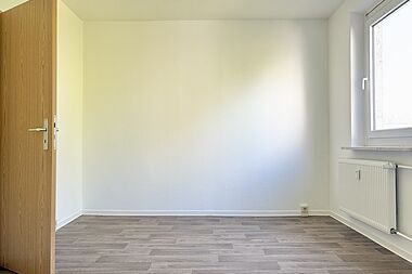 Bild zu Helle 3-Zimmer-Wohnung mit großer Küche in Rostock-Groß Klein