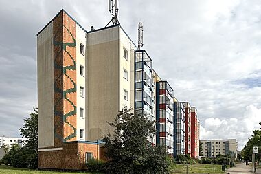Bild zu Großzügige 3-Zimmer-Wohnung mit verglastem Westbalkon in Rostock-Groß Klein