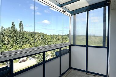 Bild zu Großzügige 3-Zimmer-Wohnung mit verglastem Westbalkon in Rostock-Groß Klein