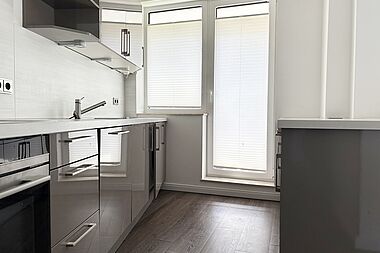 Bild zu Luxus 3-Zimmer-Wohnung mit hochwertiger Einbauküche und Aufzug in Rostock-Südstadt