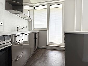 Bild zu Luxus 3-Zimmer-Wohnung mit hochwertiger Einbauküche und Aufzug in Rostock-Südstadt