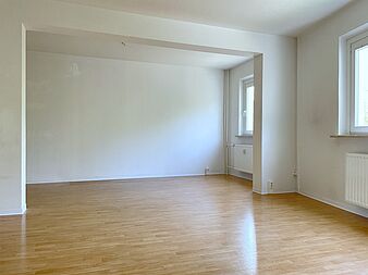 Bild zu Großzügige 2-Zimmer-Wohnung mit Wannenbad in Rostock-Dierkow