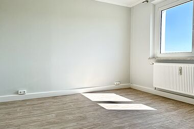 Bild zu Luxus 3-Zimmer-Wohnung mit hochwertiger Einbauküche in Rostock-Lichtenhagen