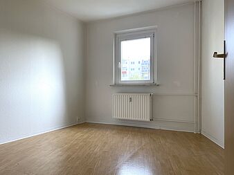 Bild zu Großzügige 2-Zimmer-Wohnung mit Wannenbad in Rostock-Dierkow