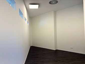 Bild zu Einzigartige Lage am Stadthafen! Bürofläche am Wasser in Rostock-Stadtmitte