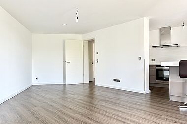 Bild zu Luxus 3-Zimmer-Wohnung mit hochwertiger Einbauküche und Aufzug in Rostock-Südstadt