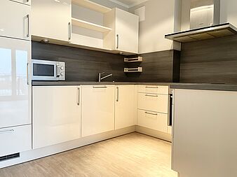 Bild zu Luxus 2-Zimmer-Wohnung mit Südbalkon und Tiefgaragenstellplatz in Rostock-Reutershagen
