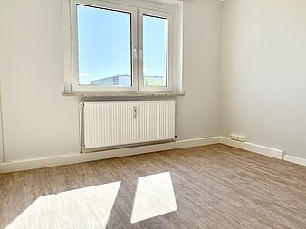 Bild zu Luxus 3-Zimmer-Wohnung mit hochwertiger Einbauküche in Rostock-Lichtenhagen