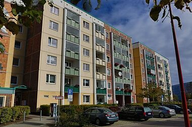 Bild zu Helle 3-Zimmer-Wohnung mit großer Küche in Rostock-Groß Klein