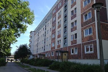 Bild zu Familienfreundlich und elegant! 3-Zimmer-Wohnung mit Balkonverglasung in Rostock-Dierkow