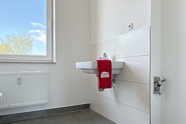 Bild zu Moderne 2-Zimmer-Dachgeschosswohnung mit Balkon in Rostock-Warnemünde