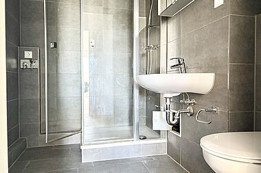 Bild zu Luxus 3-Zimmer-Wohnung mit hochwertiger Einbauküche in Rostock-Lichtenhagen