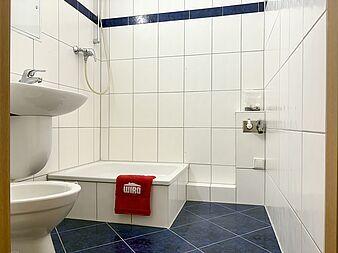 Bild zu 2-Zimmer-Wohnung mit verglasten Südbalkon in Rostock-Lichtenhagen