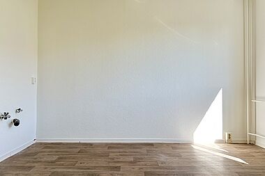 Bild zu Helle 3-Zimmer-Wohnung mit großer Küche in Rostock-Groß Klein