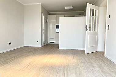 Bild zu Luxus 2-Zimmer-Wohnung mit Südbalkon und Tiefgaragenstellplatz in Rostock-Reutershagen