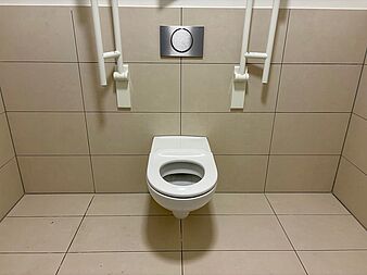 Bild zu Einzigartige Lage am Stadthafen! Moderne Bürofläche am Wasser in Rostock-Stadtmitte