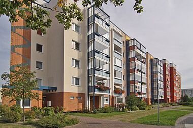 Bild zu Großzügige 3-Zimmer-Wohnung mit verglastem Westbalkon in Rostock-Groß Klein