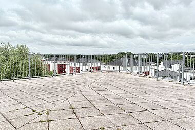 Bild zu Luxus 2-Zimmer-Wohnung mit Südbalkon und Tiefgaragenstellplatz in Rostock-Reutershagen