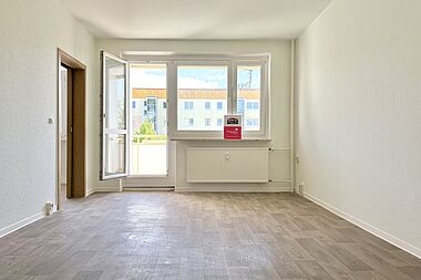 Bild zu Helle 3-Zimmer-Wohnung mit großer Küche in Rostock-Groß Klein