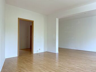 Bild zu Großzügige 2-Zimmer-Wohnung mit Wannenbad in Rostock-Dierkow