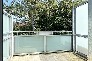 Bild zu Moderne 2-Zimmer-Dachgeschosswohnung mit Balkon in Rostock-Warnemünde